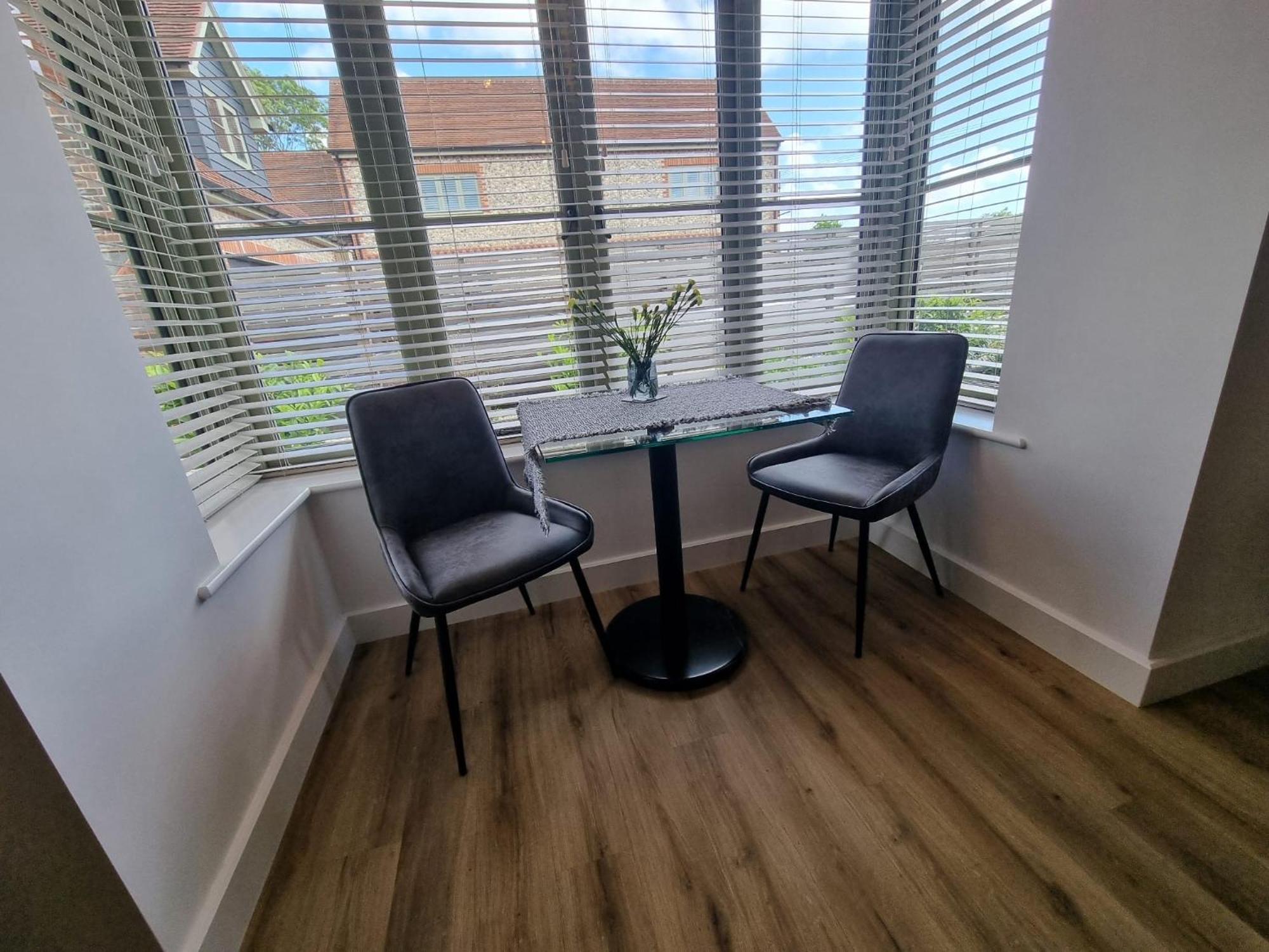 Blundens Kellingley Apartment Chichester Exterior photo